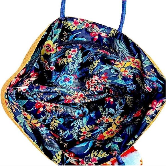 Beach boho chic woven style tote book day bag with yarn pom pom tassel - Picture 4 of 6